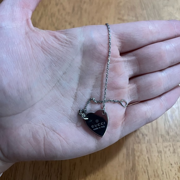 GUCCI TRADEMARK BRACELET WITH HEART PENDANT - Picture 3 of 7